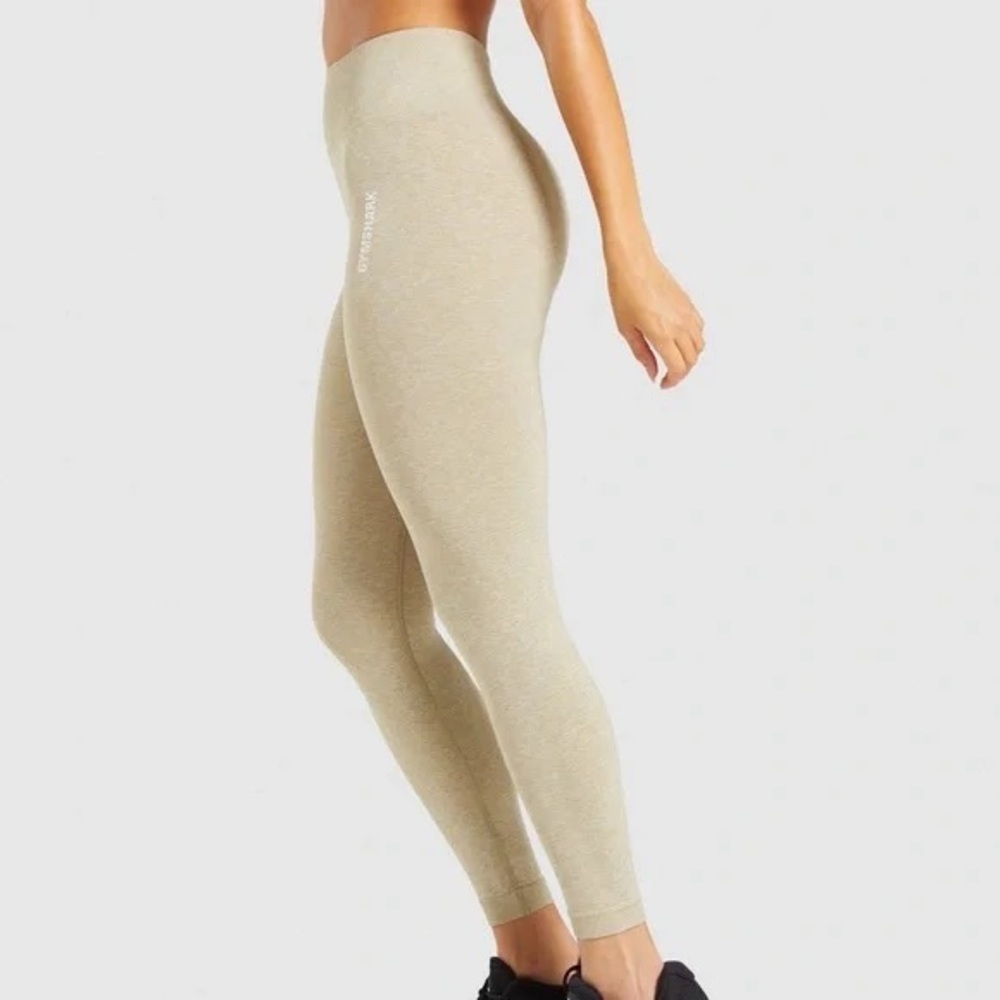 LEGGINGS - Women's Gymshark Adapt Seamless Beige Marl Leggings. Size XS
